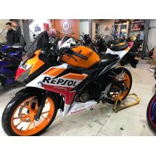 Honda CBR 150R 2019 giá 8x và Suzuki GSX R150 5x triệu